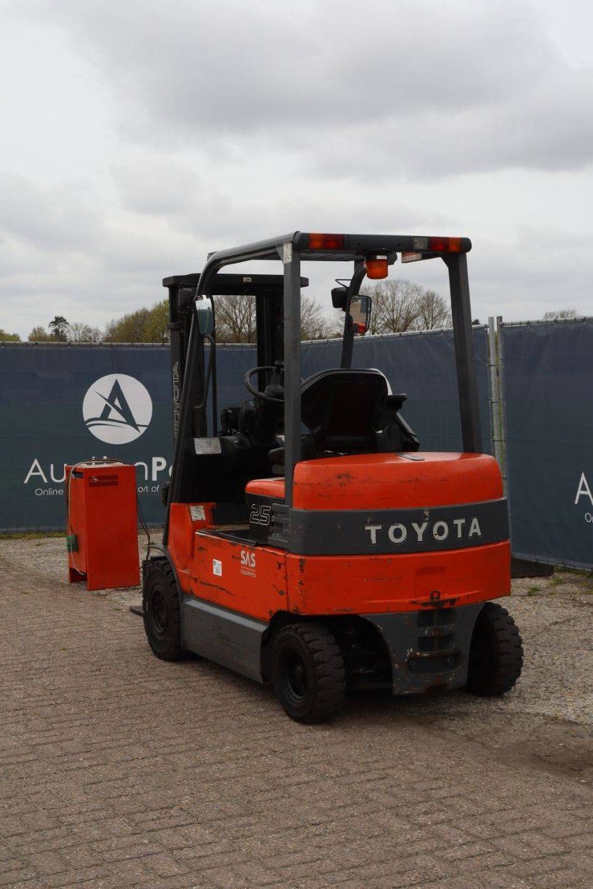 Toyota 7FBMF25 Electric Forklift 2500kg 4.3m 2010