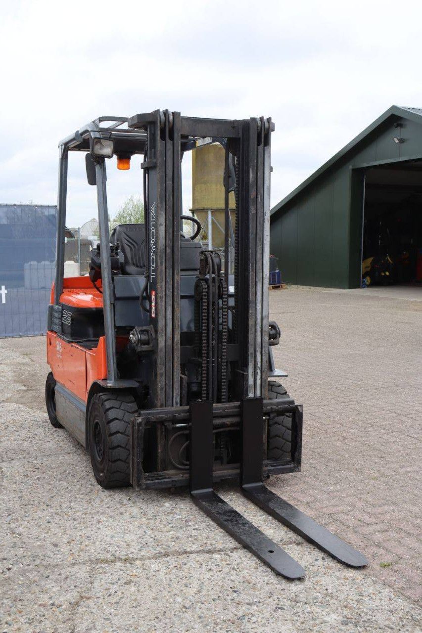 Toyota 7FBMF25 Electric Forklift 2500kg 4.3m 2010