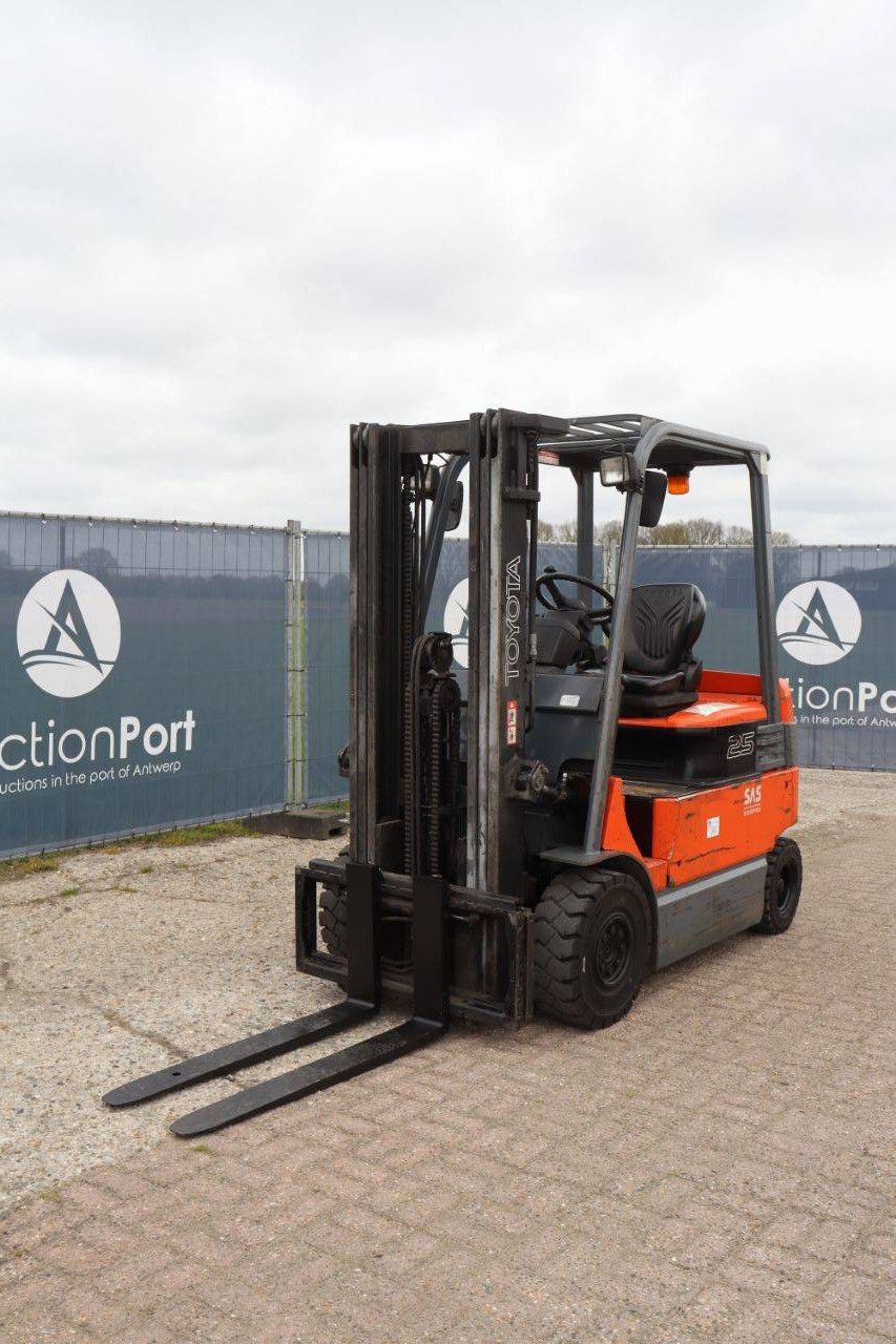 Toyota 7FBMF25 Electric Forklift 2500kg 4.3m 2010