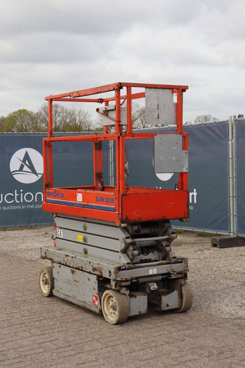 Skyjack SJIII 3219 Electric Scissor Lift 7.8m 2005