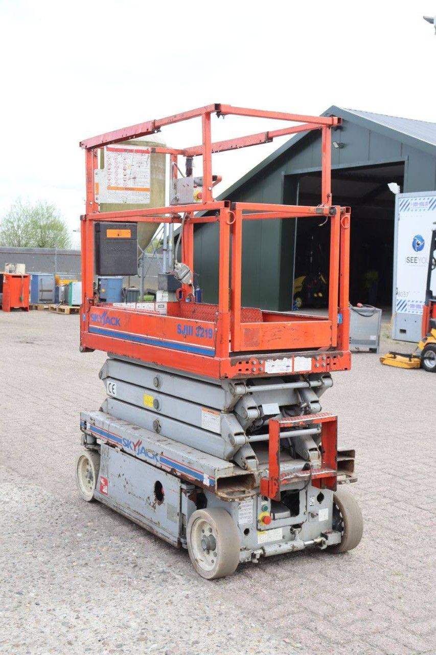 Skyjack SJIII 3219 Electric Scissor Lift 7.8m 2005