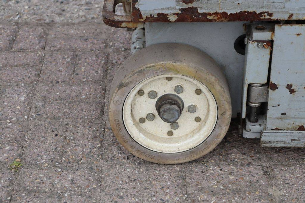 Skyjack SJIII 3219 Electric Scissor Lift 7.8m 2005