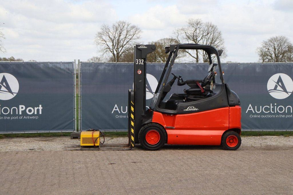 Linde E30-03-600 Electric Forklift 3000kg 4.45m 2005