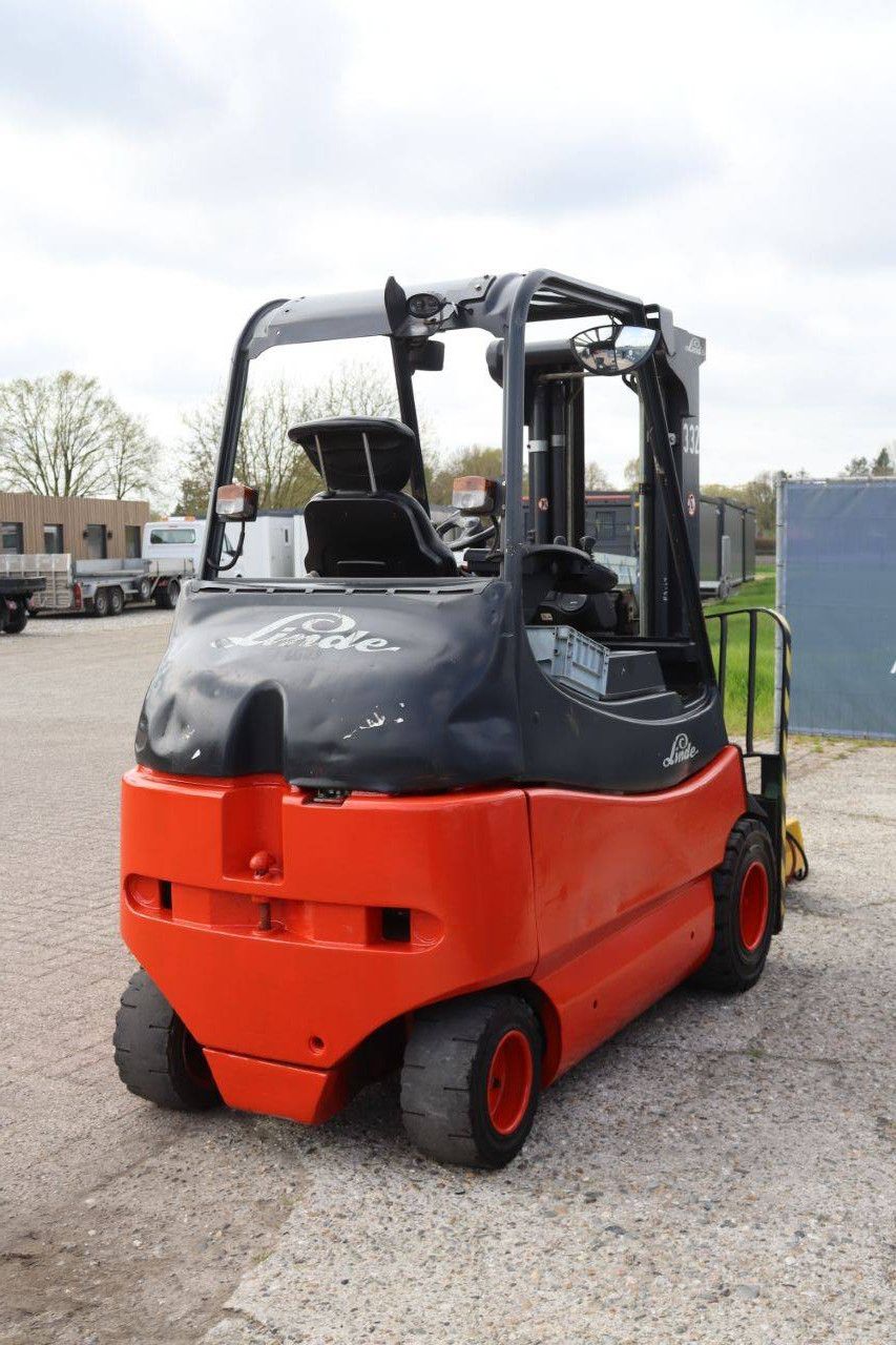 Linde E30-03-600 Electric Forklift 3000kg 4.45m 2005