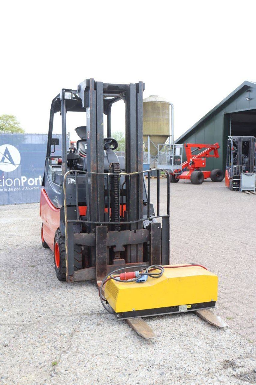 Linde E30-03-600 Electric Forklift 3000kg 4.45m 2005