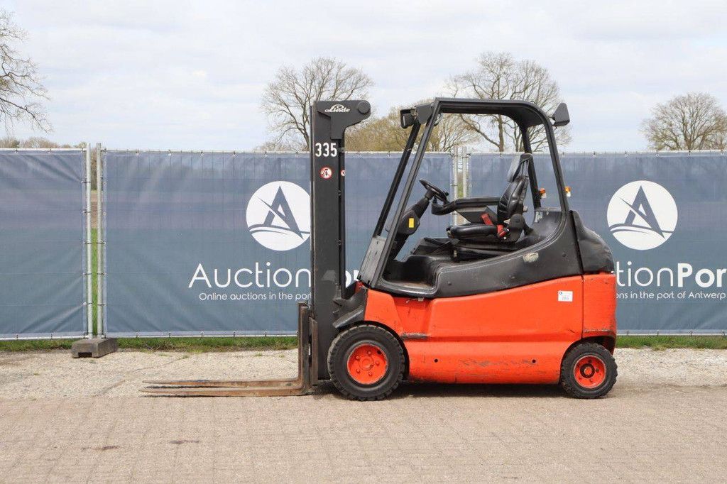 Linde E30-03-600 Electric Forklift 3000kg 5.0m 2005