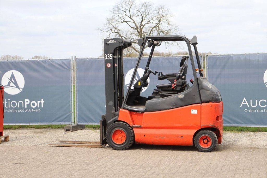 Linde E30-03-600 Electric Forklift 3000kg 5.0m 2005