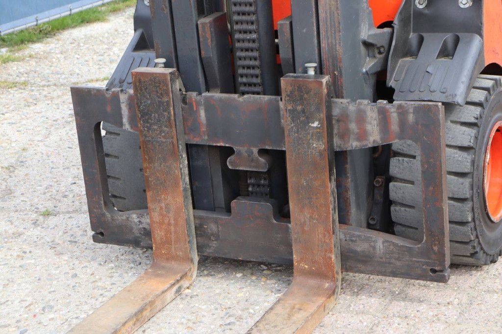 Linde E30-03-600 Electric Forklift 3000kg 5.0m 2005