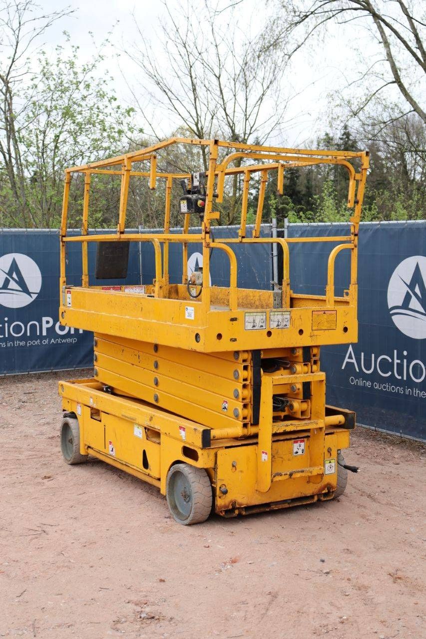 Scherenarbeitsbühne Haulotte COMPACT12 Electric 12m 2014