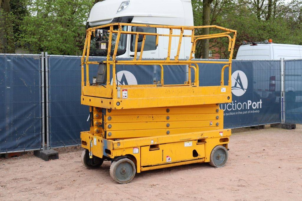 Scherenarbeitsbühne Haulotte COMPACT12 Electric 12m 2014