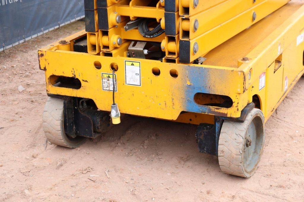 Scherenarbeitsbühne Haulotte COMPACT12 Electric 12m 2014