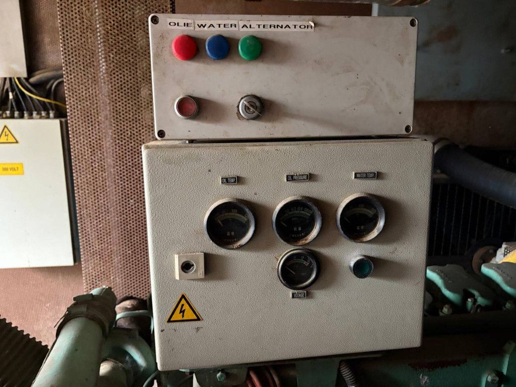 Stamford UC.I274F1 Dieselgenerator 160 kVA, Baujahr 1998, installiert in einem Container