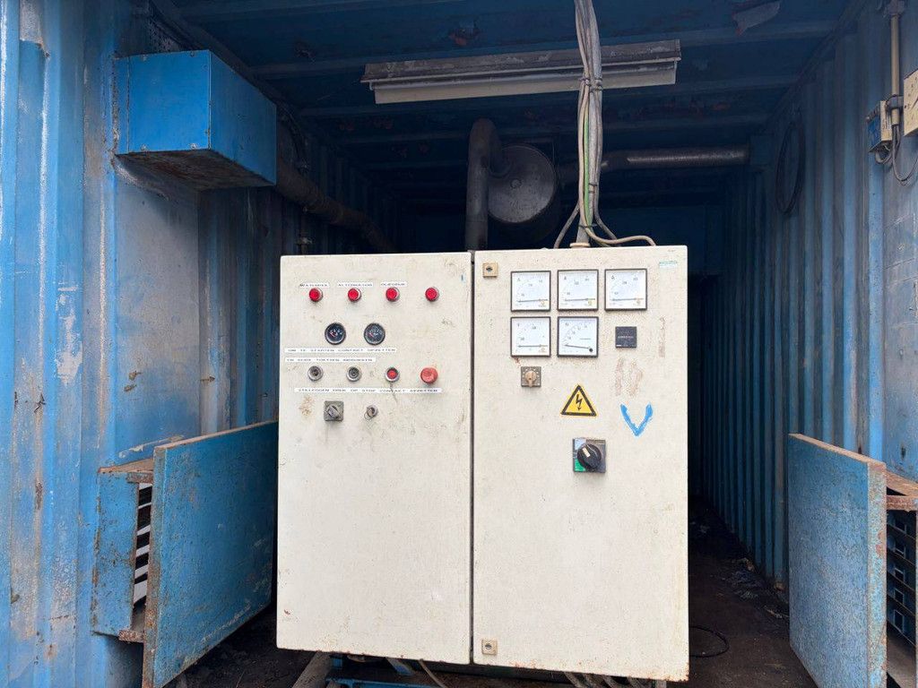 Stamford UC.I274F1 Dieselgenerator 160 kVA, Baujahr 1998, installiert in einem Container