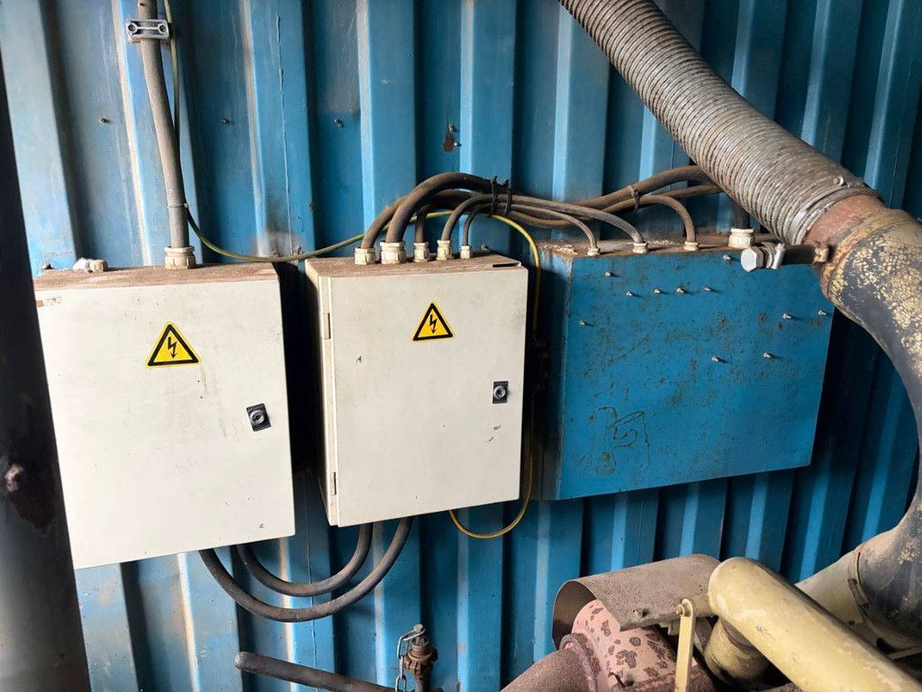 Stamford UC.I274F1 Dieselgenerator 160 kVA, Baujahr 1998, installiert in einem Container