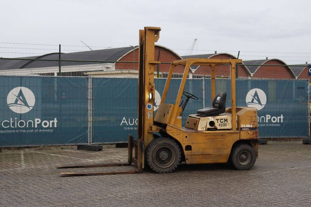 Gabelstapler TCM FD30Z5 Diesel 2300 kg