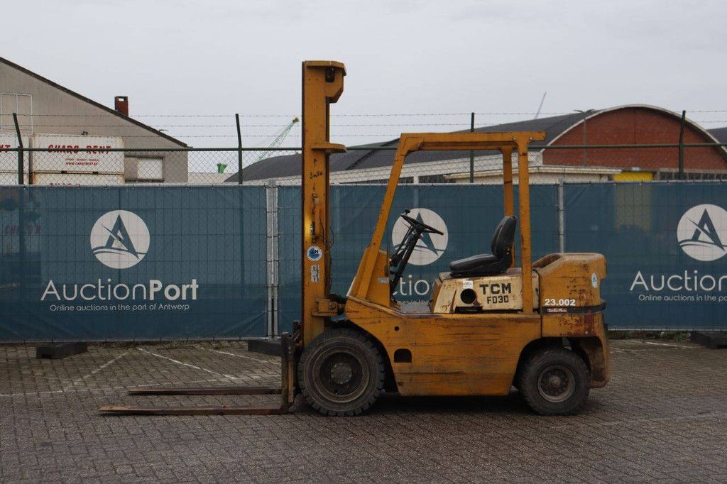 Gabelstapler TCM FD30Z5 Diesel 2300 kg