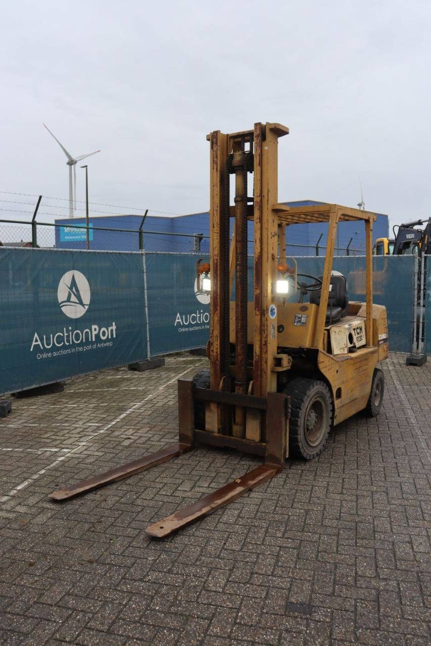 Gabelstapler TCM FD30Z5 Diesel 2300 kg