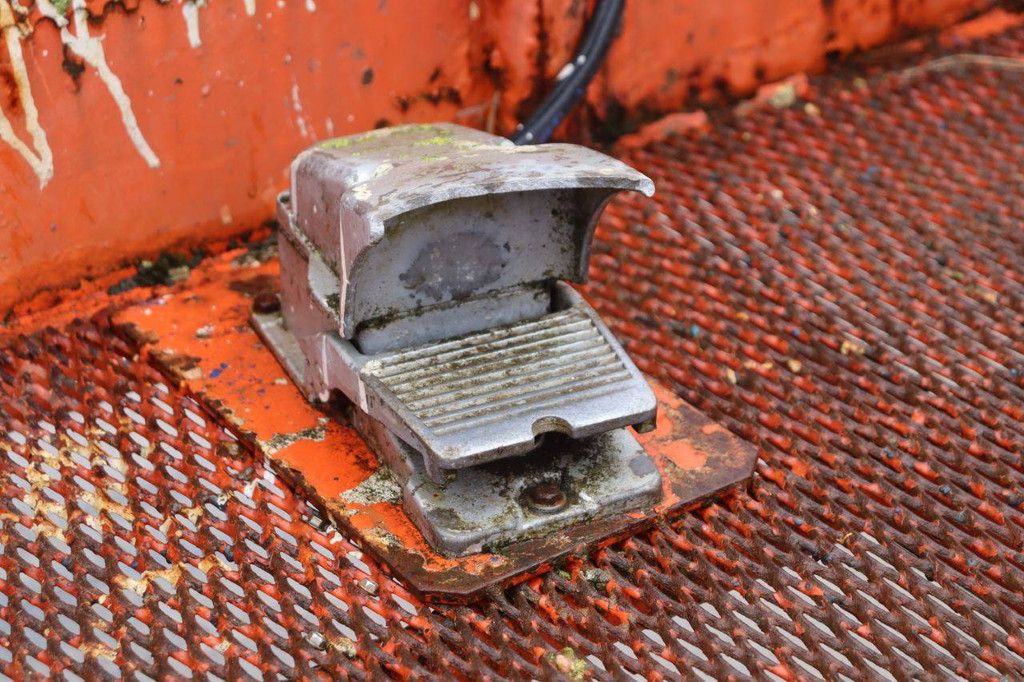 Telescopic aerial work platform Aichi SR182 Diesel 20m 1997