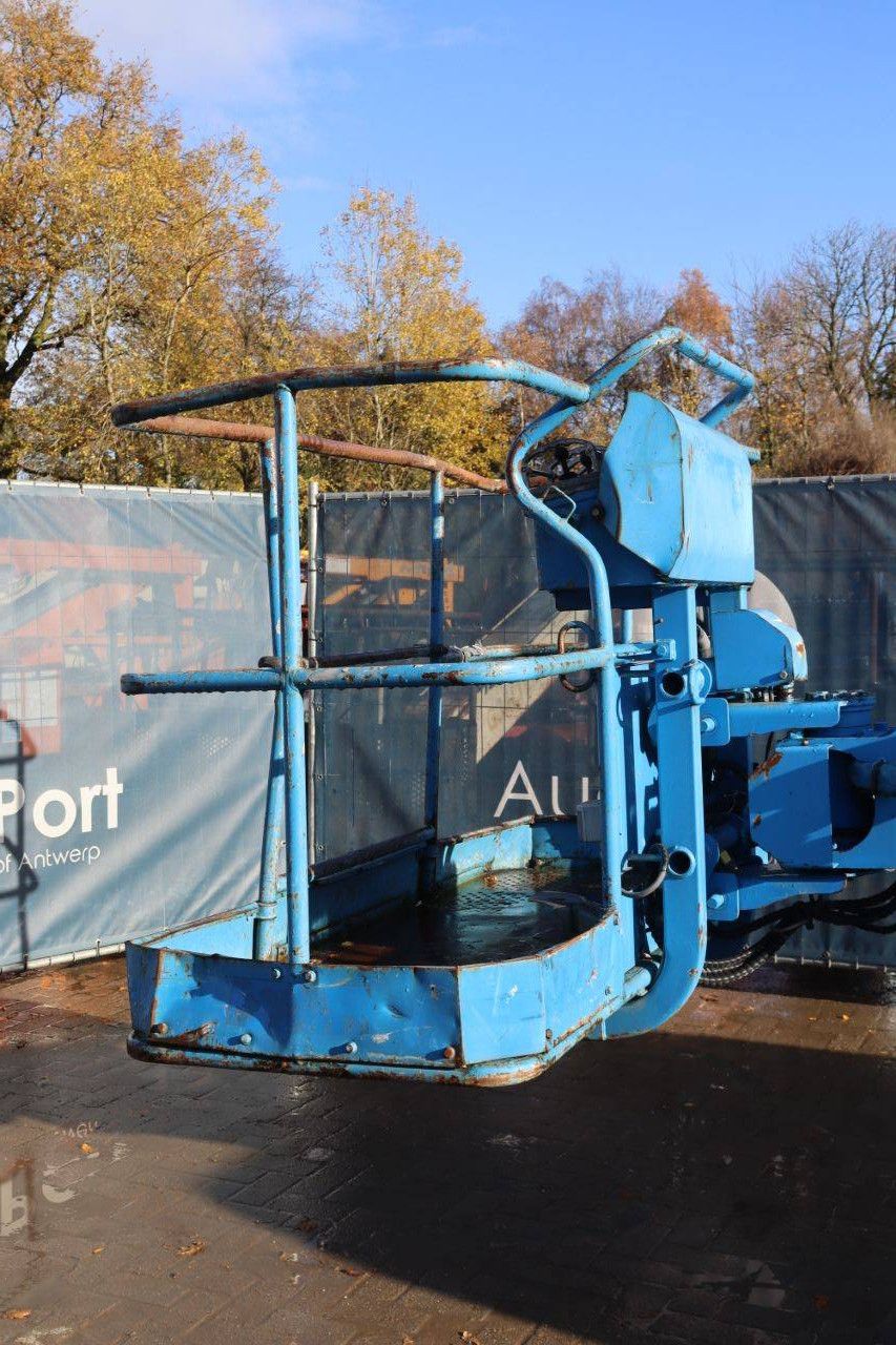 Telescoophoogwerker Aichi SP12C Diesel 2009