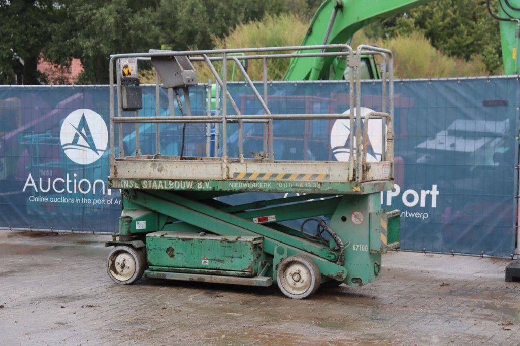 Scherenbühne UpRight SL20 Elektrisch 8,1 m 2000