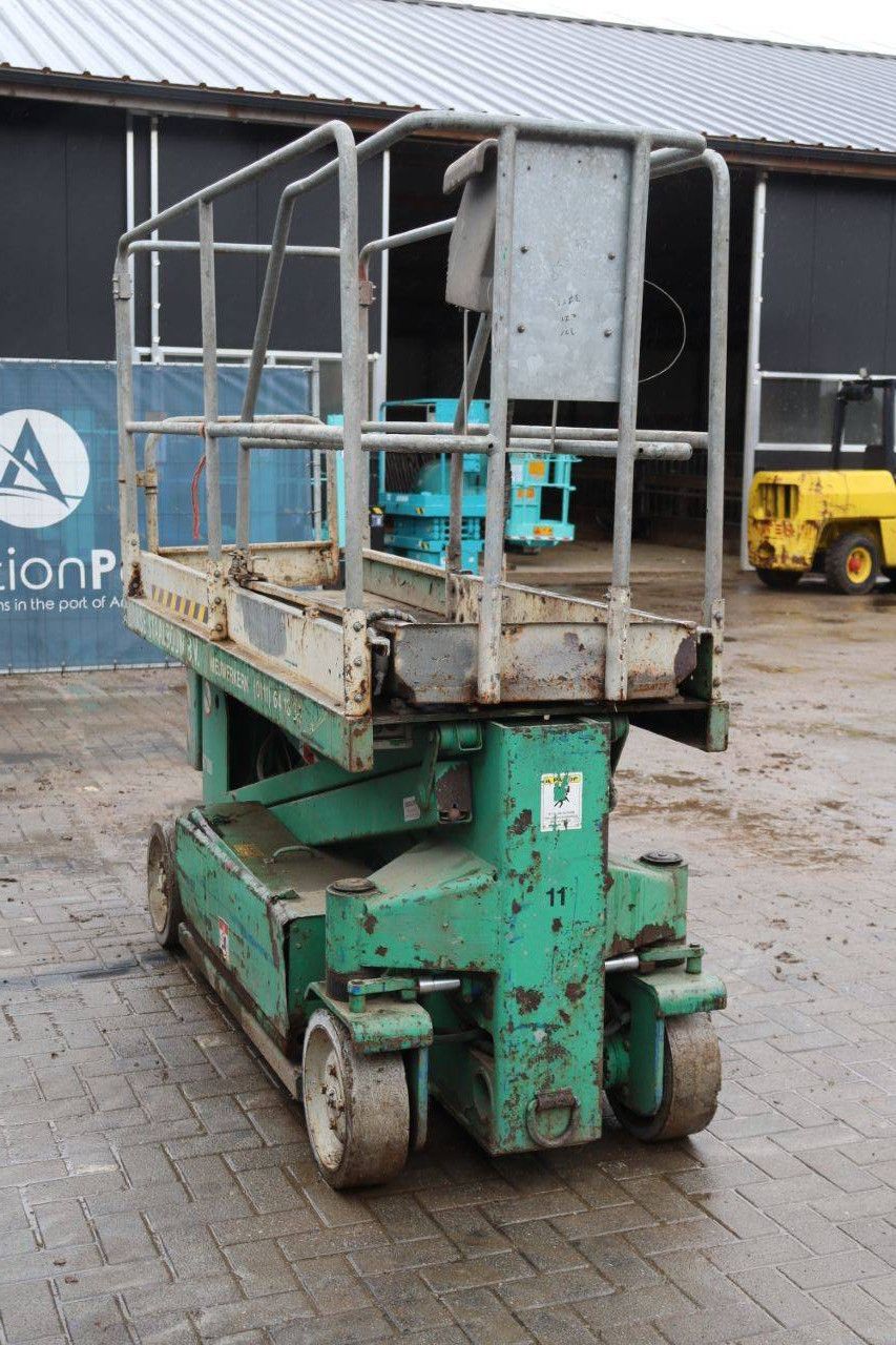 Scherenbühne UpRight SL20 Elektrisch 8,1 m 2000