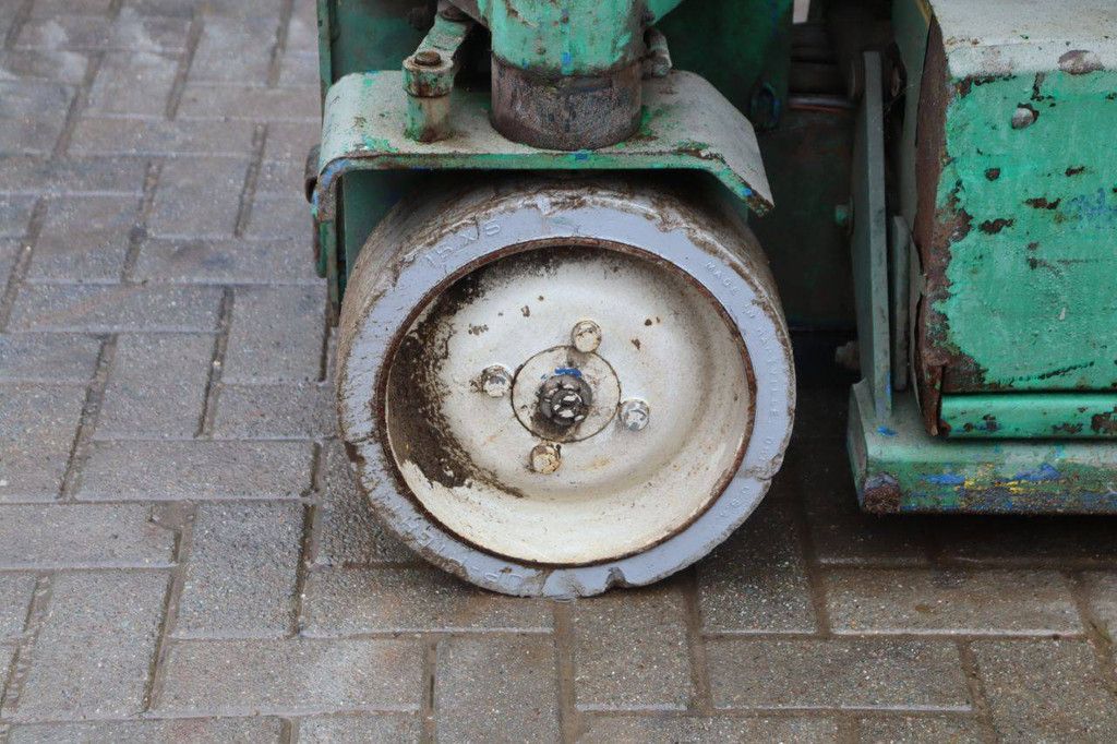 Scherenbühne UpRight SL20 Elektrisch 8,1 m 2000