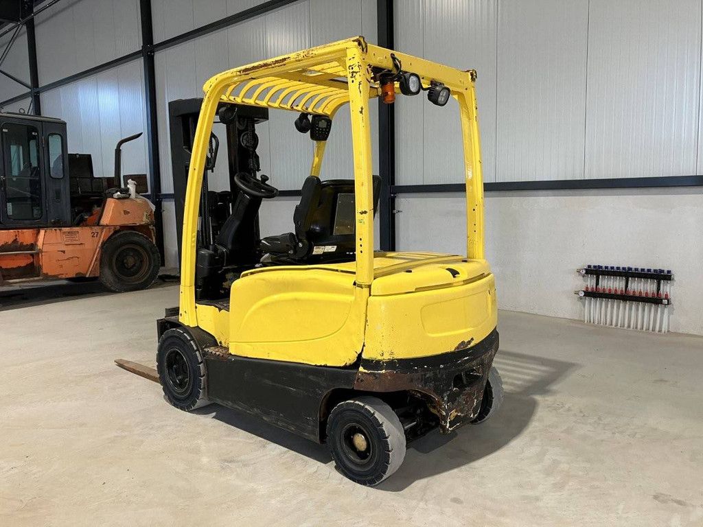 Hyster J2.5XN Electric Forklift 2360kg 4.95m 2017