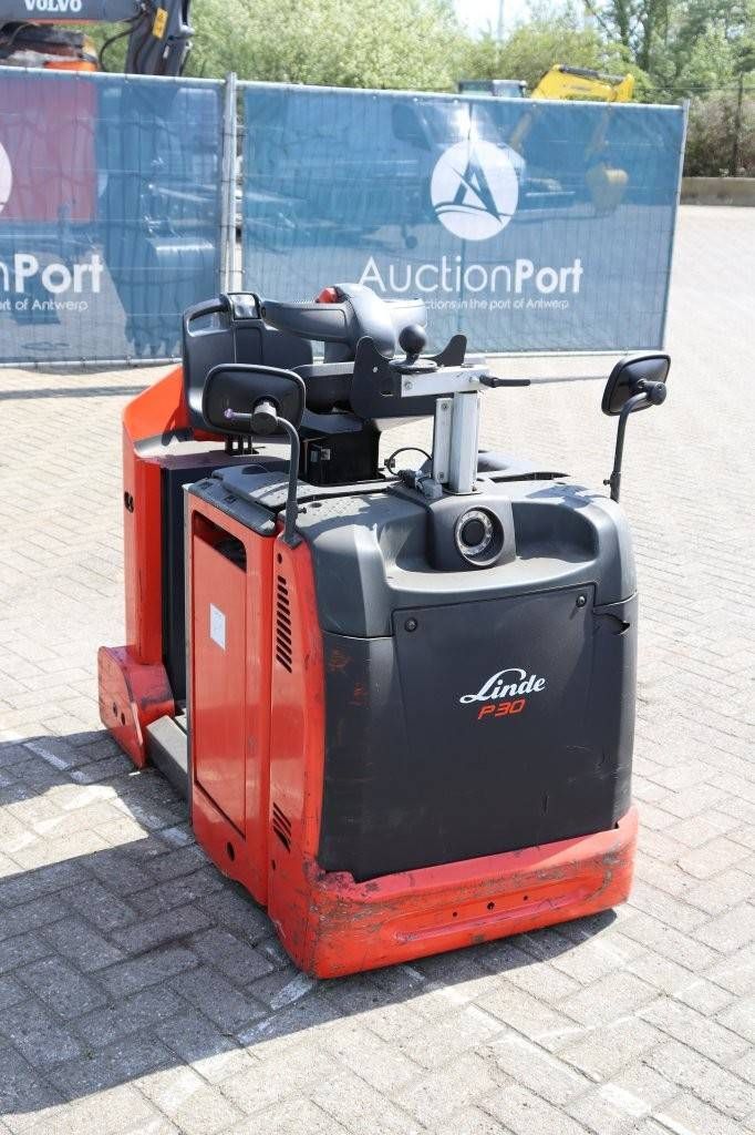 Linde P30 Electric Tractor