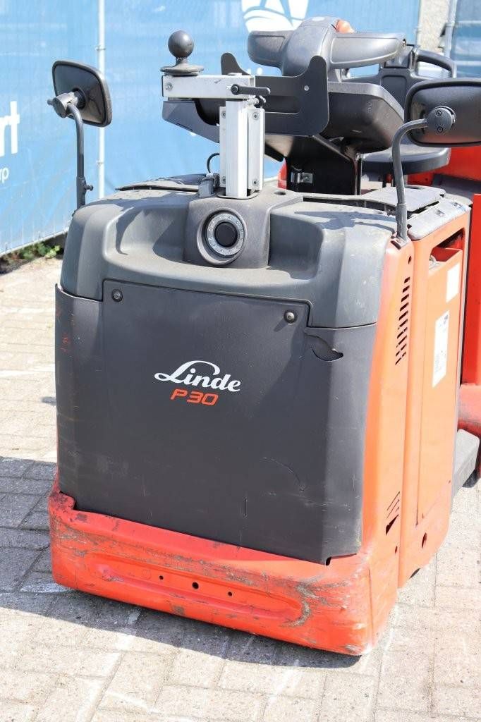 Linde P30 Electric Tractor
