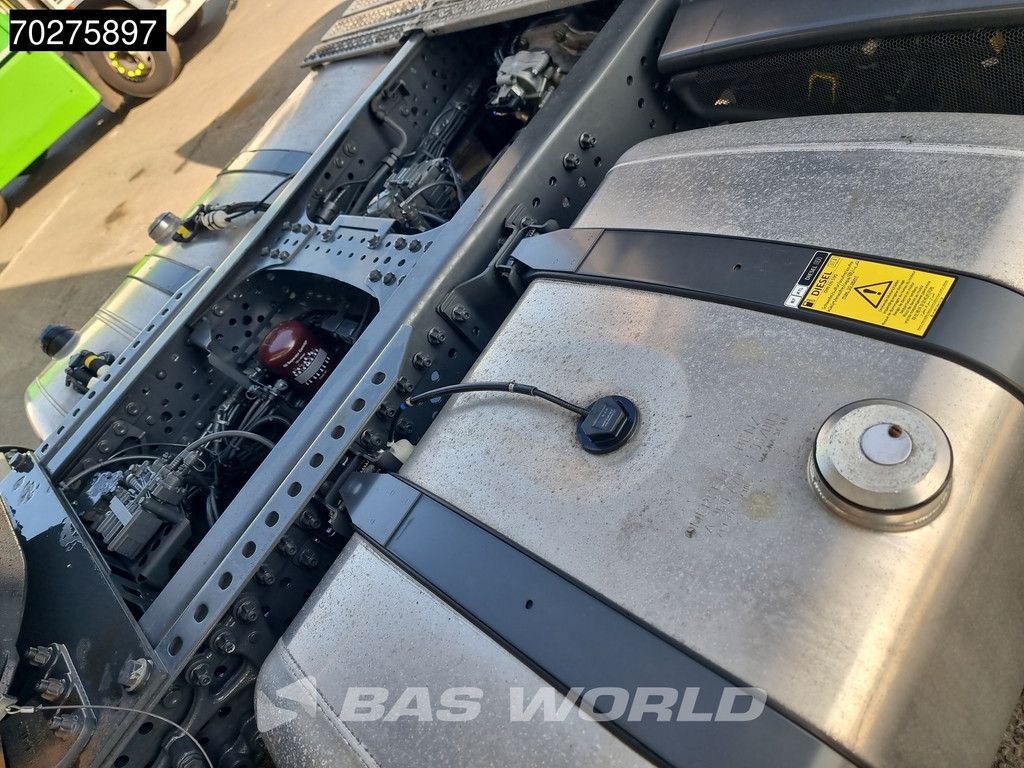 Mercedes Actros 1851 4X2 BigSpace 2x Tanks