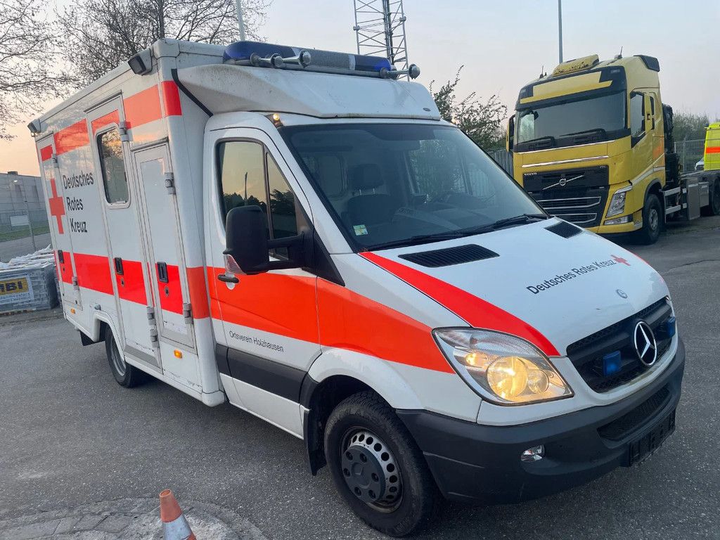 Mercedes-Benz Sprinter 519 cdi krankenwagen 6 gang manuel gearbox 6 cilinder