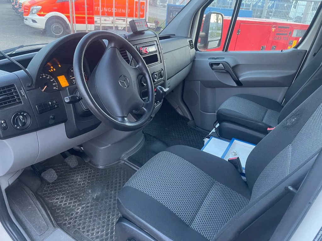 Mercedes-Benz Sprinter 519 cdi krankenwagen 6 gang manuel gearbox 6 cilinder