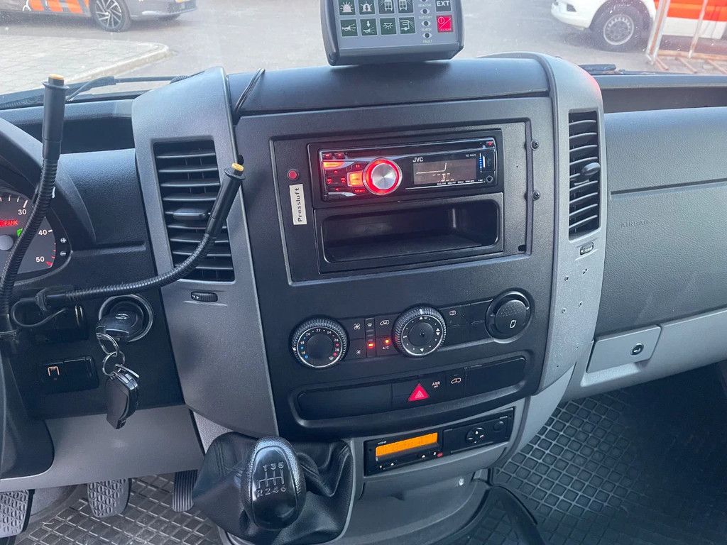 Mercedes-Benz Sprinter 519 cdi krankenwagen 6 gang manuel gearbox 6 cilinder
