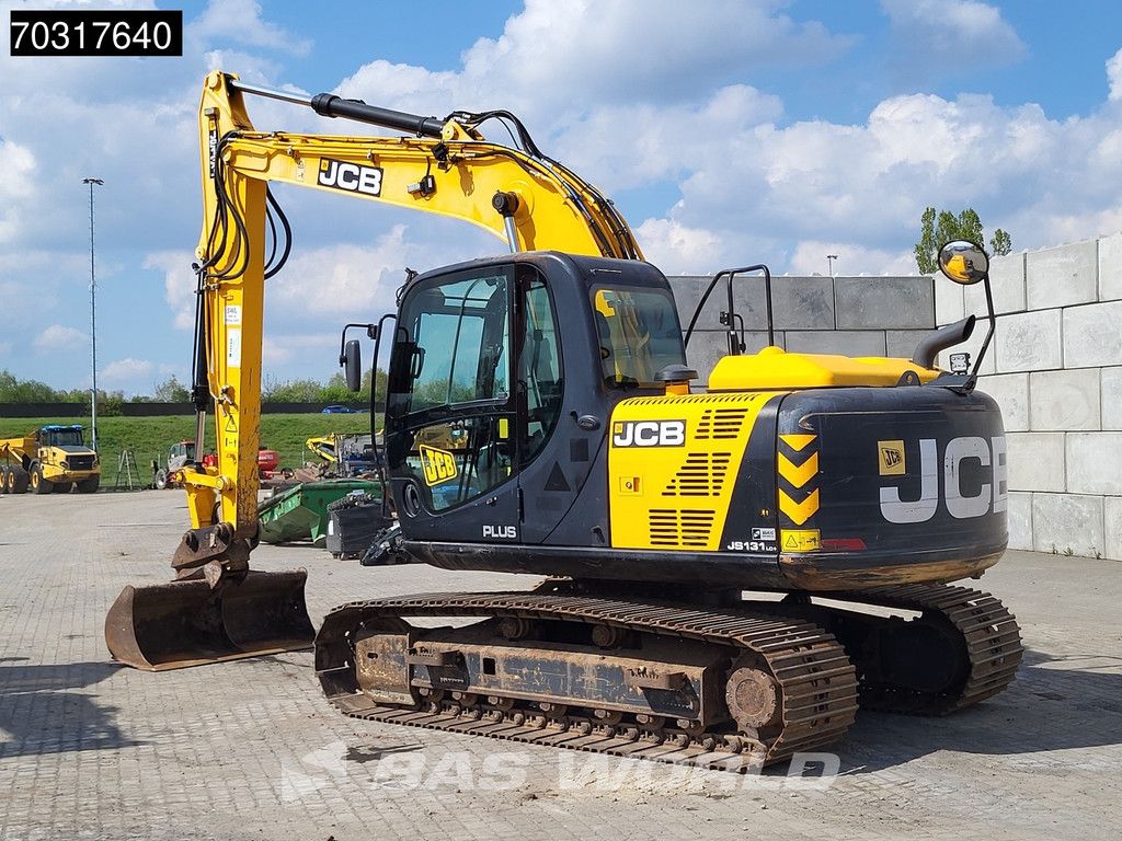 JCB JS131 LC