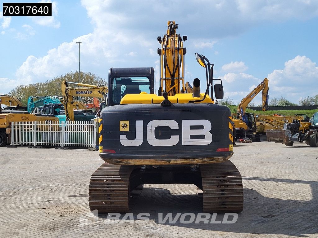 JCB JS131 LC
