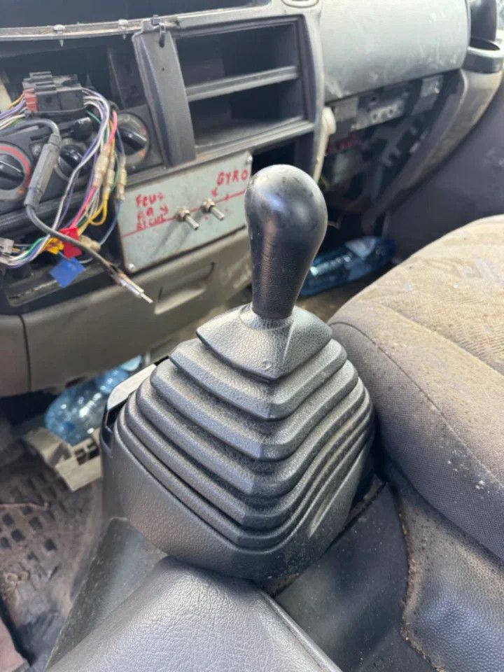 Renault Maxity **ENGINE BROKEN-MOTORSHADEN-MOTEUR HS**