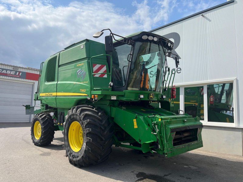John Deere T560