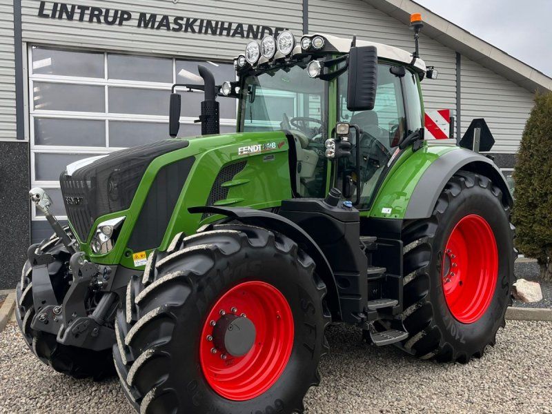 Fendt 828 Vario S4 Profi Plus Med frontlift