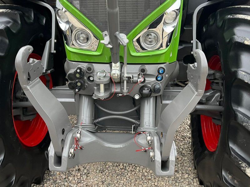 Fendt 828 Vario S4 Profi Plus Med frontlift
