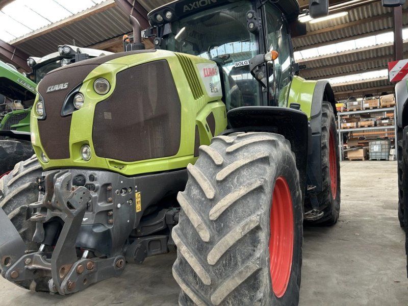 Claas AXION 810