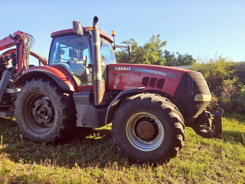 Case IH Magnum 335