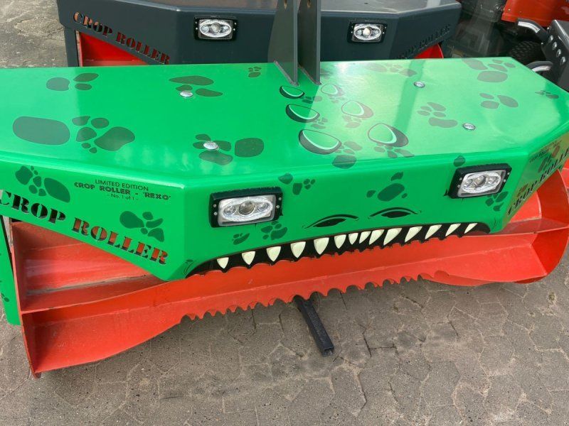 Crop Roller