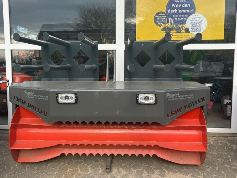 Crop Roller