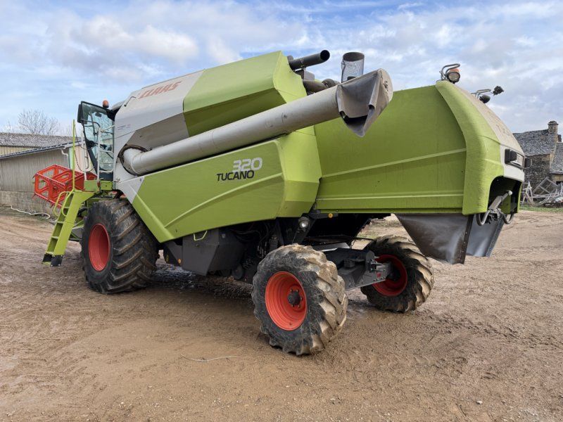 Claas TUCANO 320