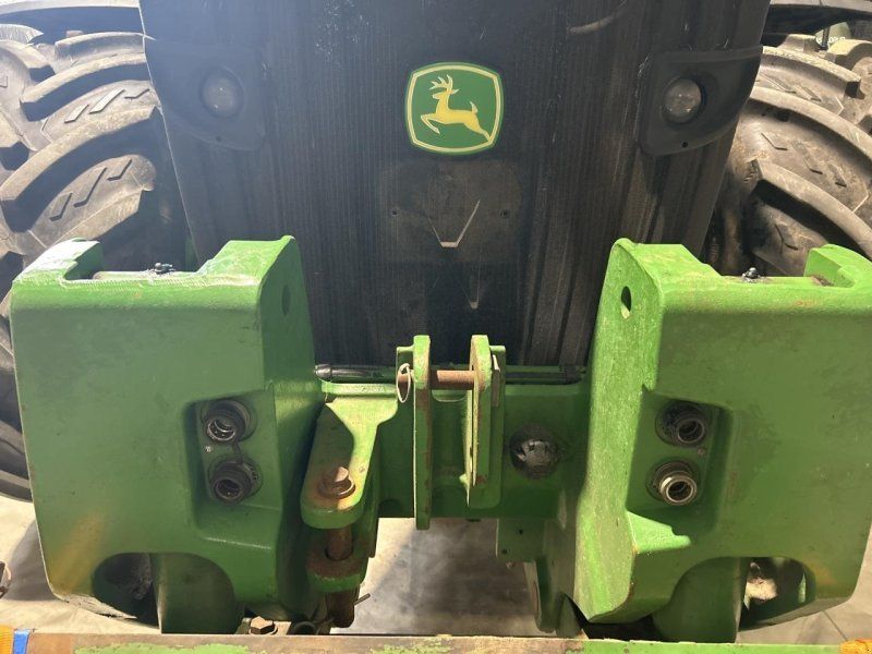 John Deere 8335R