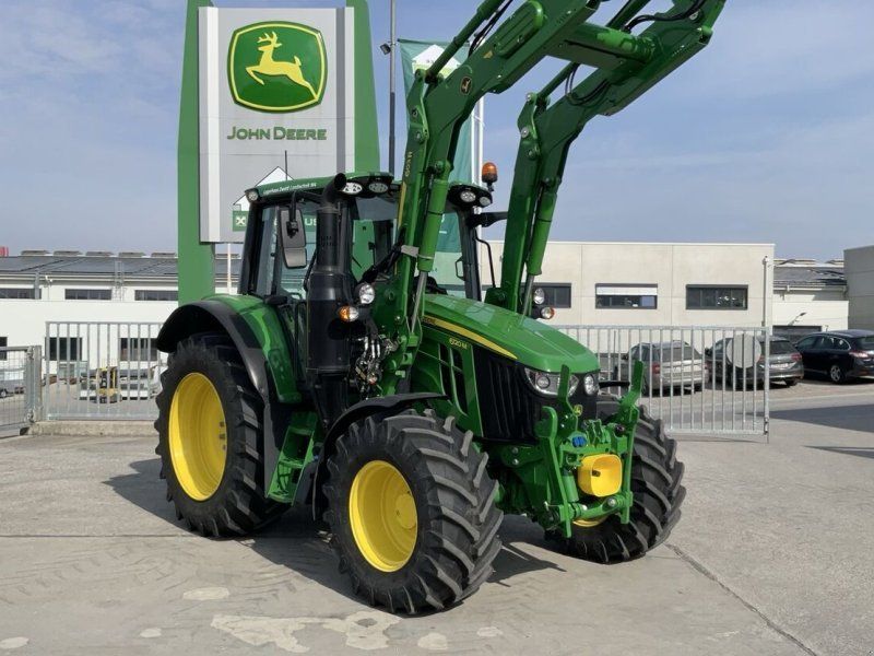 John Deere 6120M