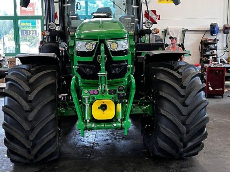 John Deere 6R 165