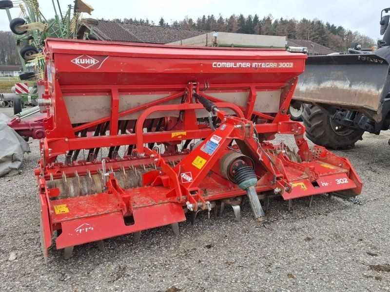 Kuhn HRB302D
