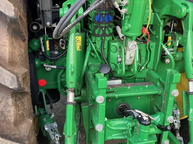 John Deere 6R195