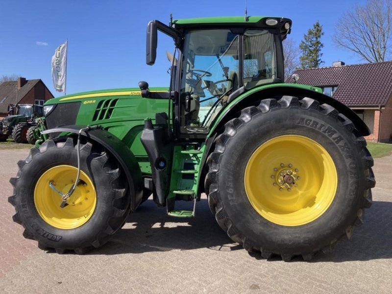 John Deere 6215R